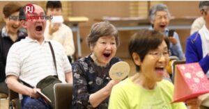  'Smile practice seminars' popular ngayon sa Japan matapos gawing hindi na mandatory ang pagsuot ng mask